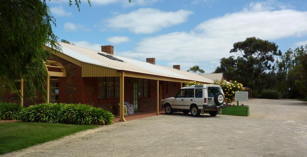 Coonawarra Place Motor Inn Buitenkant foto
