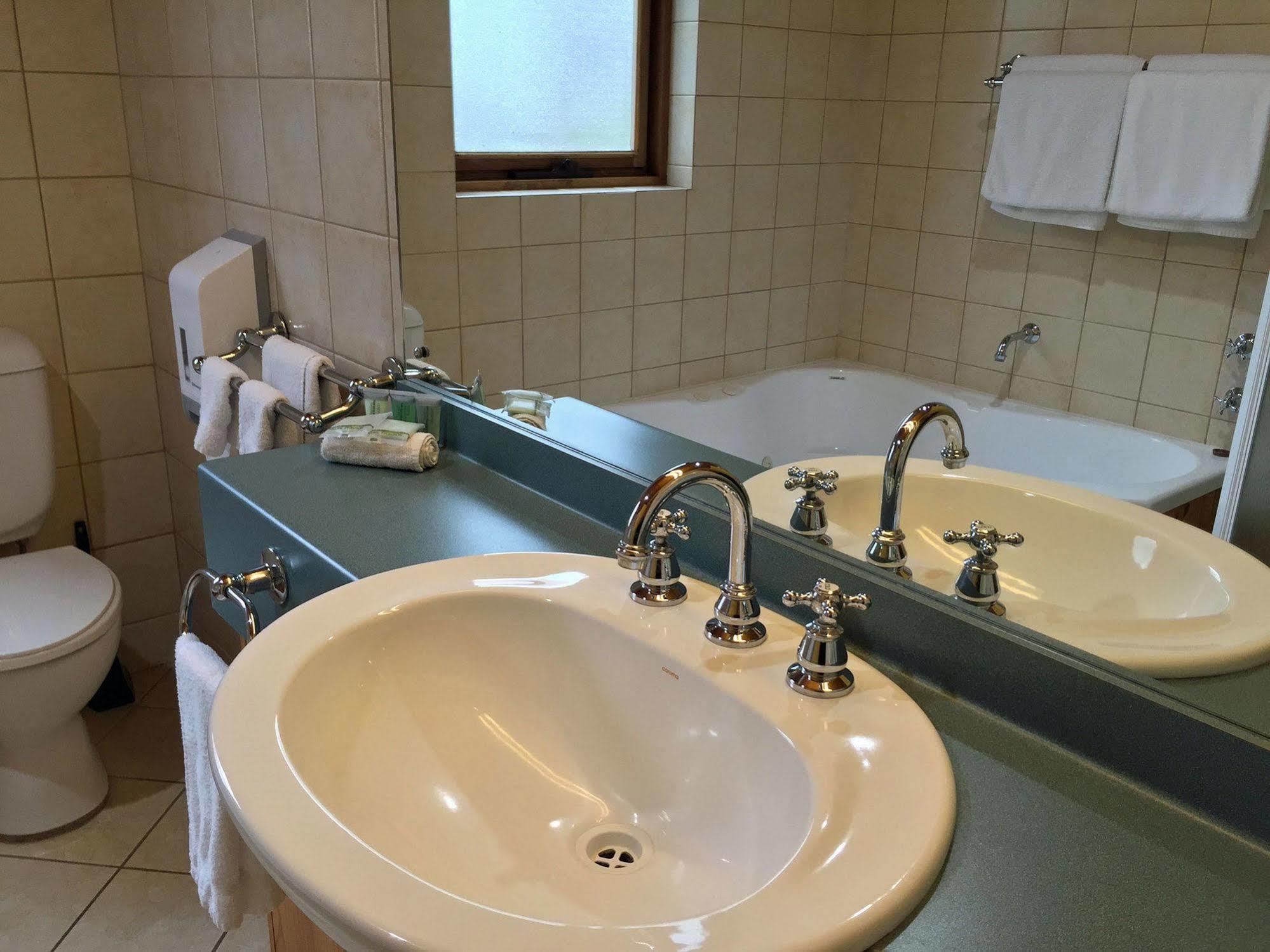 Coonawarra Place Motor Inn Buitenkant foto