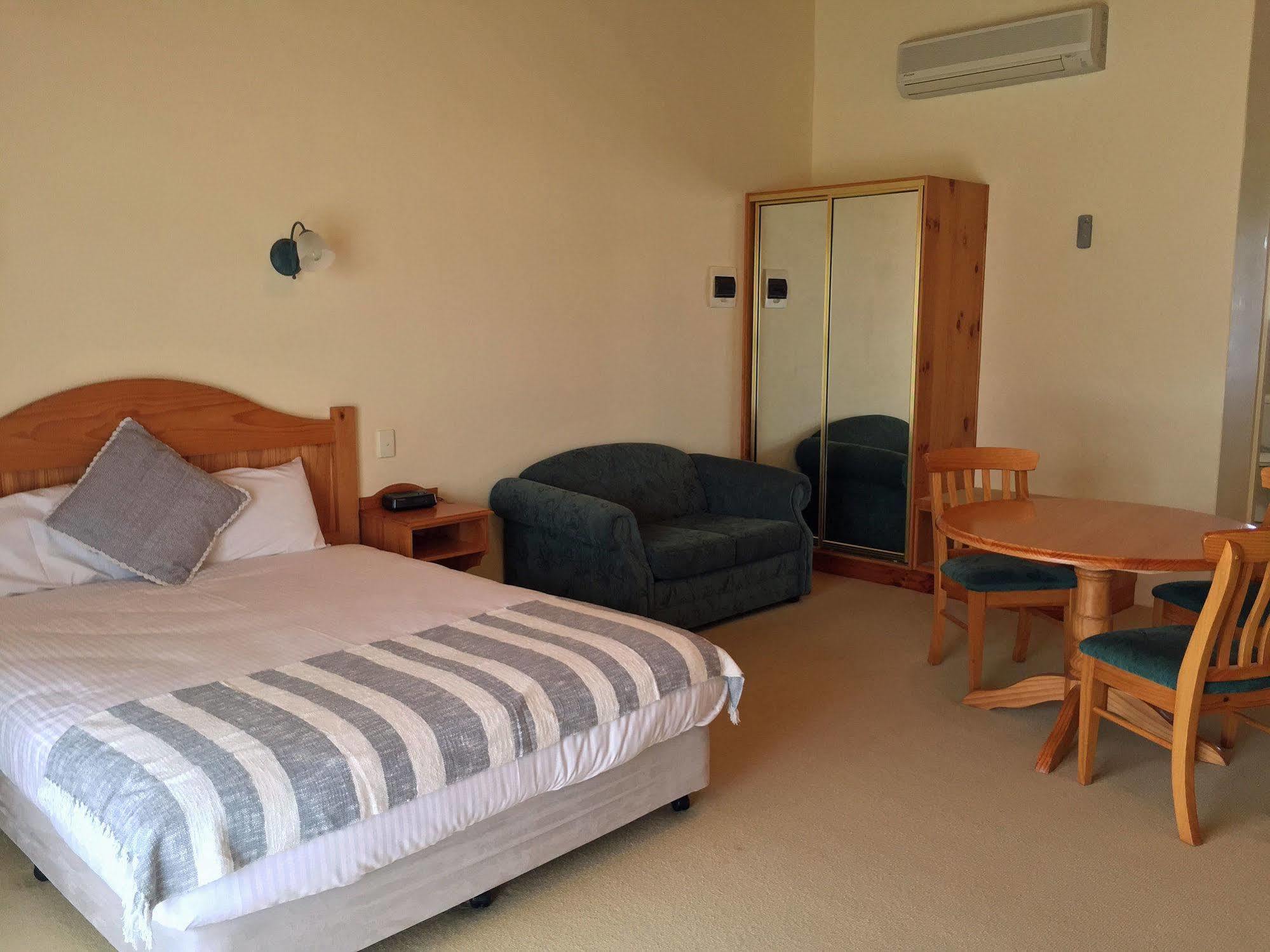 Coonawarra Place Motor Inn Buitenkant foto