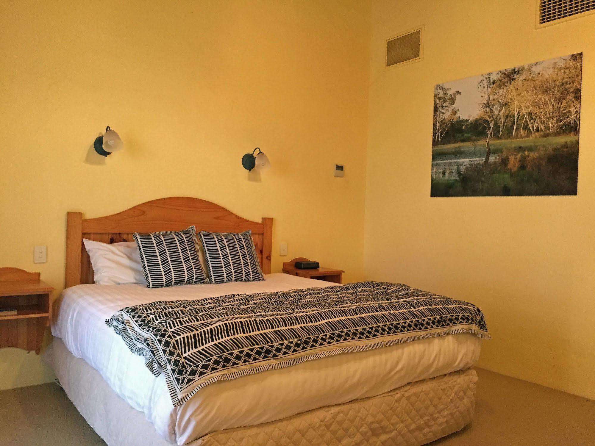 Coonawarra Place Motor Inn Buitenkant foto